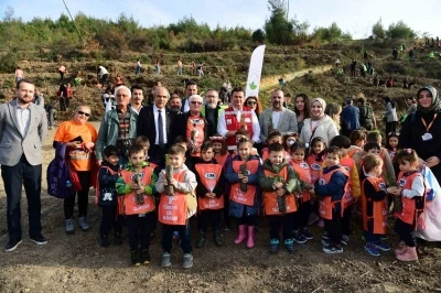 Bursa’da kitaplardan yeşerecek ormana ilk tohumlar  bırakıldı
