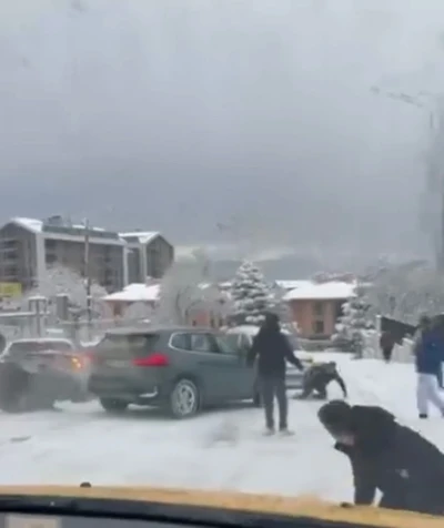 Bursa&rsquo;da korku dolu anlar: Kayan ara&ccedil; vatandaşların arasına daldı
