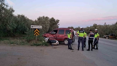 Bursa&rsquo;da motosiklet ile hafif ticari ara&ccedil; &ccedil;arpıştı: 2 yaralı
