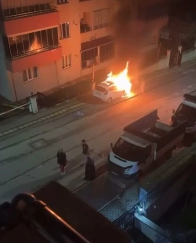 Bursa&rsquo;da otomobiller alev topuna d&ouml;nd&uuml;
