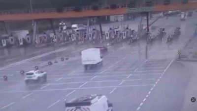 Bursa&rsquo;da otoyolda pes dedirten g&ouml;r&uuml;nt&uuml;: Ters şeritte kilometrelerce ilerledi
