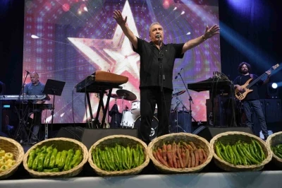 Bursa’da Pamela ve Ümit Besen rüzgarı
