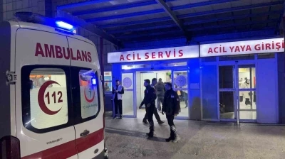 Bursa&rsquo;da parkta &ccedil;ıkan tartışmada kan aktı, sırtından bı&ccedil;aklanarak yaralandı
