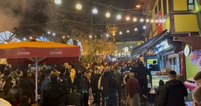 Bursa&rsquo;da sahur kuyruğu kilometreyi aştı Tahanlı pide ve simit i&ccedil;in izdiham
