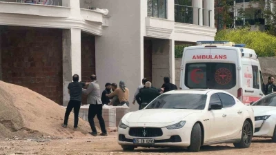 Bursa&rsquo;da şantiye savaş alanına d&ouml;nd&uuml;: Sopalar, yumruklar havada u&ccedil;uştu
