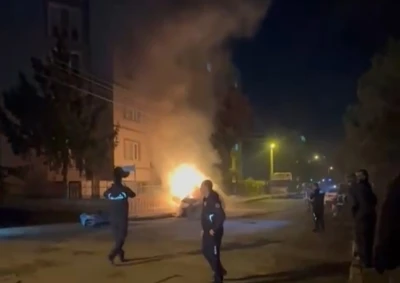 Bursa&rsquo;da seyir halindeki otomobil alev aldı
