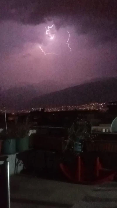 Bursa’da şimşekler geceyi aydınlattı
