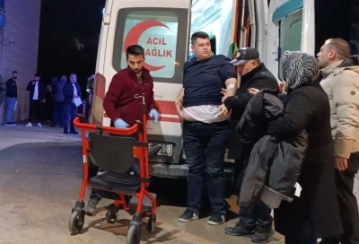 Bursa&rsquo;da tartışma bir anda kavgaya d&ouml;n&uuml;şt&uuml;: 2 yaralı
