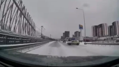 Bursa&rsquo;da  yoğun kar yağışı kazaları beraberinde getirdi
