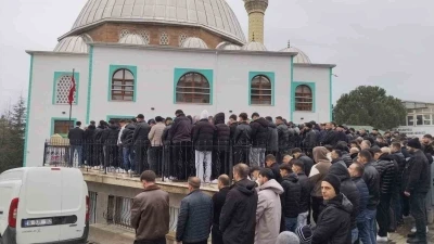 Bursa&rsquo;daki feci kazada hayatını kaybeden gen&ccedil; son yolculuğuna uğurlandı
