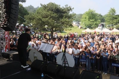 Bursa G&uuml;m&uuml;şhaneliler Yayla Şenliği&rsquo;nde Karadeniz r&uuml;zgarı esti
