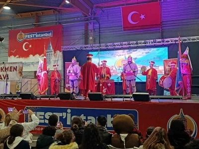Bursa Mehter takımı Paris&rsquo;te sahne aldı
