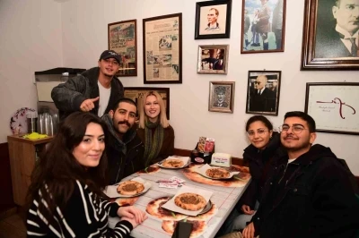 Bursa&rsquo;nın asırlık lezzetlerine Osmangazi&rsquo;de yolculuk yaptılar
