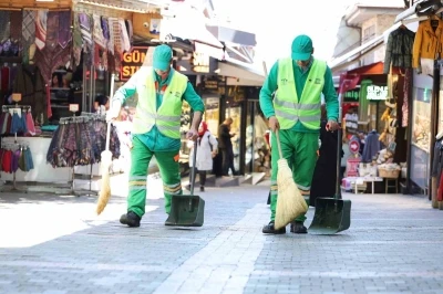 Bursa&rsquo;nın d&uuml;nyaca &uuml;nl&uuml; tarihi alanlarına &ouml;zel temizlik ekibi
