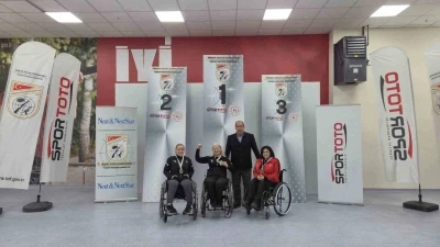 Bursa&rsquo;nın gururu Aysel &Ouml;zgan&rsquo;dan altın madalya
