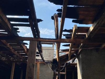 Bursa’nın &quot;Neronu&quot; bu kez tutuklandı, 4. yangında çatı kül oldu
