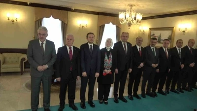 Bursa protokol&uuml; bayramlaşmak i&ccedil;in bir araya geldi

