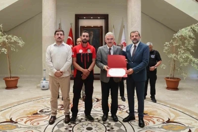 Bursa Valisi Ayyılddız’dan yangın kahramanlarına teşekkür
