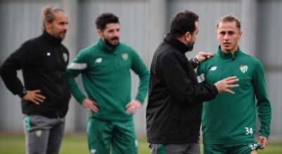 Bursaspor, Arnavutk&ouml;y ma&ccedil;ı hazırlıklarını tamamladı
