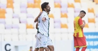 Bursaspor&rsquo;da kaptan veda etti; Muhammet Demir ile yollar ayrıldı
