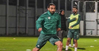 Bursaspor devre arası &ccedil;alışmalarını s&uuml;rd&uuml;r&uuml;yor
