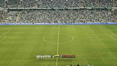 Bursaspor Eskişehirspor maçında orman şehitleri anıldı
