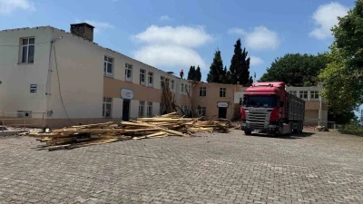B&uuml;y&uuml;k Tekke halkı yeni okul i&ccedil;in &ccedil;ağrıda bulundular
