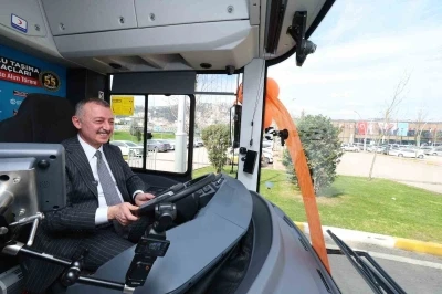 B&uuml;y&uuml;kakın&rsquo;dan İzmir&rsquo;e g&ouml;nderme: "Sadece kendimizle yarışıyoruz"
