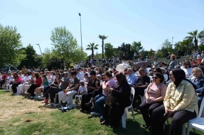 B&uuml;y&uuml;k&ccedil;ekmece&rsquo;de Anneler G&uuml;n&uuml; Konseri, renkli g&ouml;r&uuml;nt&uuml;lere sahne oldu

