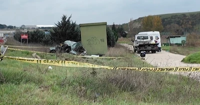 B&uuml;y&uuml;k&ccedil;ekmece&rsquo;de gece yaşanan kaza g&uuml;nd&uuml;z fark edildi: 2 &ouml;l&uuml;
