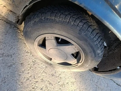 B&uuml;y&uuml;kdere-Doğan&ccedil;ayır yolundaki &ccedil;ukur trafiği tehlikeye atıyor
