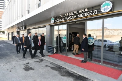 B&uuml;y&uuml;kkılı&ccedil; ve Boyraz, Talas Mevlana Sosyal Yaşam Merkezi&rsquo;ni ziyaret etti
