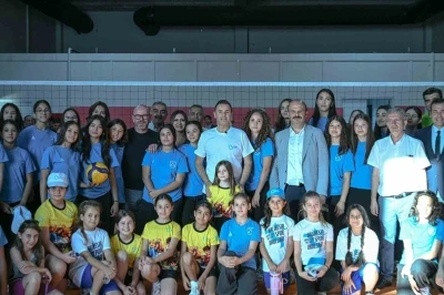 B&uuml;y&uuml;kşehir, atıl depoları modern spor kompleksine d&ouml;n&uuml;şt&uuml;rd&uuml;
