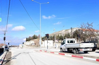 B&uuml;y&uuml;kşehir Belediyesinden trafikte yaşanan sorunlara neşter
