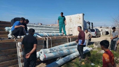 B&uuml;y&uuml;kşehir Belediyesinden &uuml;reticiye sera naylonu desteği

