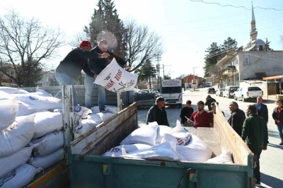 B&uuml;y&uuml;kşehir&rsquo;den 2025 yılında hayvancılığa 503 bin 625 kg yem desteği

