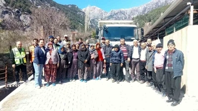 B&uuml;y&uuml;kşehir&rsquo;den &uuml;reticilere ipekb&ouml;ceği besleme tablası desteği
