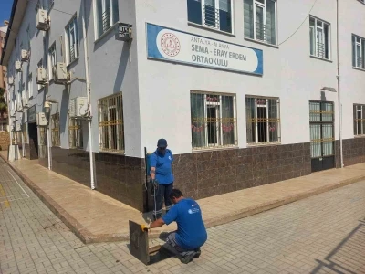 Büyükşehir ekipleri okulları yeni eğitim dönemine hazırlıyor
