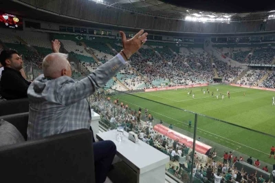Büyükşehir ile gençlere Bursaspor sevgisi aşılanıyor
