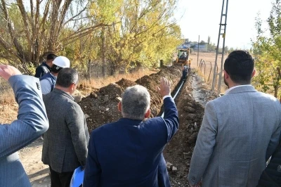 Büyükşehir’in Sarız’daki alt ve üst yapı yatırımları sürüyor
