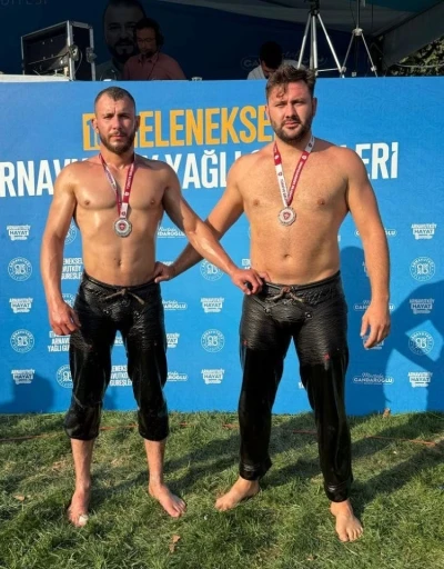 Büyükşehir’in sporcuları güreş ve bisiklette kürsüde yer aldı
