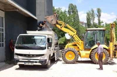 B&uuml;y&uuml;kşehir&rsquo;in &uuml;reticilere ekipman destekleri s&uuml;r&uuml;yor
