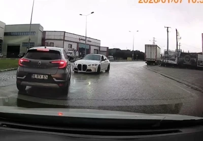 Cadde ortasında drift kamerada
