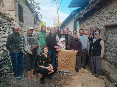 Çal’da keşfedilen benzersiz dokuma örneği: Mısır kapçığı hasır dokuma
