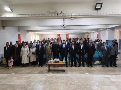 &Ccedil;aldıran&rsquo;da 4-6 yaş Kur&rsquo;an kursu &ouml;ğrencilerinin mezuniyet coşkusu
