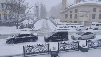 &Ccedil;aldıran&rsquo;da bahar beklenirken kış geri d&ouml;nd&uuml;
