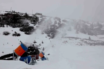 &Ccedil;ambaşı Kayak Merkezi&rsquo;nde yapay karlama sistemi ile sezon uzatılıyor

