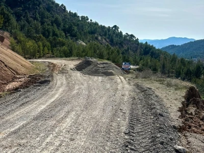 &Ccedil;ameli Belediyesinden aralıksız yol &ccedil;alışması
