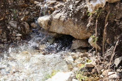 &Ccedil;ameli&rsquo;nde yağışlar sonrası yer altı suları y&uuml;zeye &ccedil;ıktı
