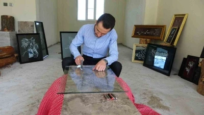 Camı &ccedil;atlatarak sanata uzanan yolculuk
